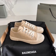 Balenciaga Low Shoes